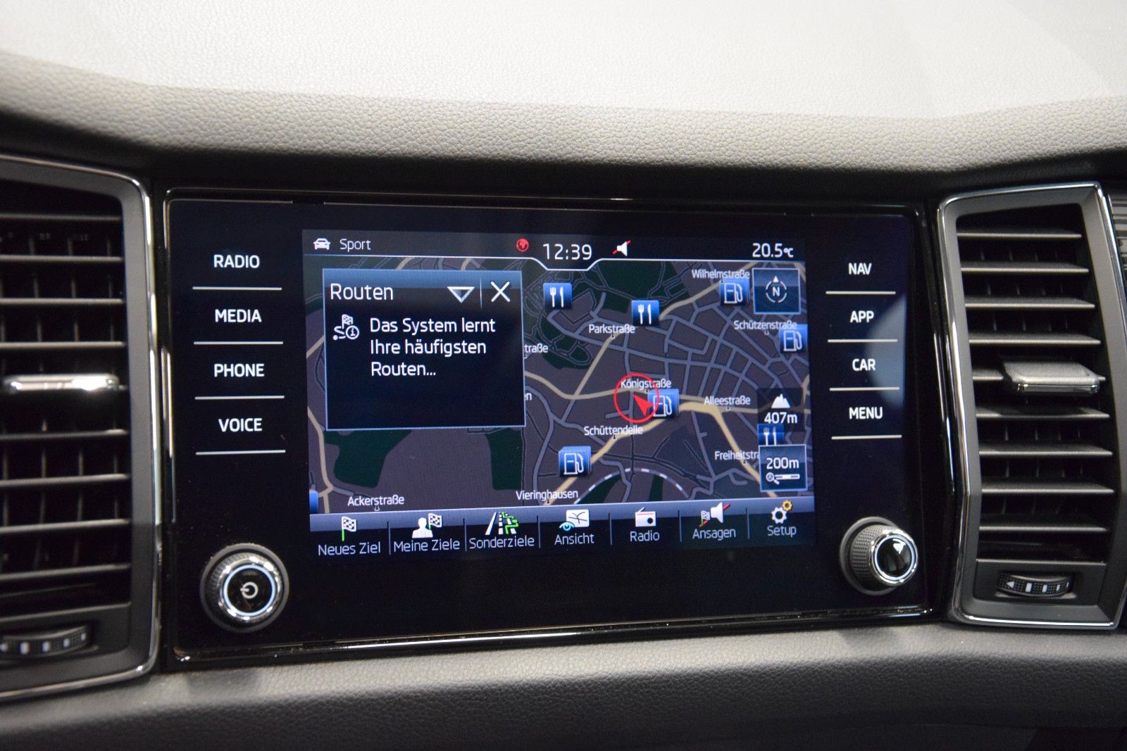 Fahrzeugabbildung SKODA Kodiaq Style 4x4 Pano LED Keyless Sitzbelüf. AHK