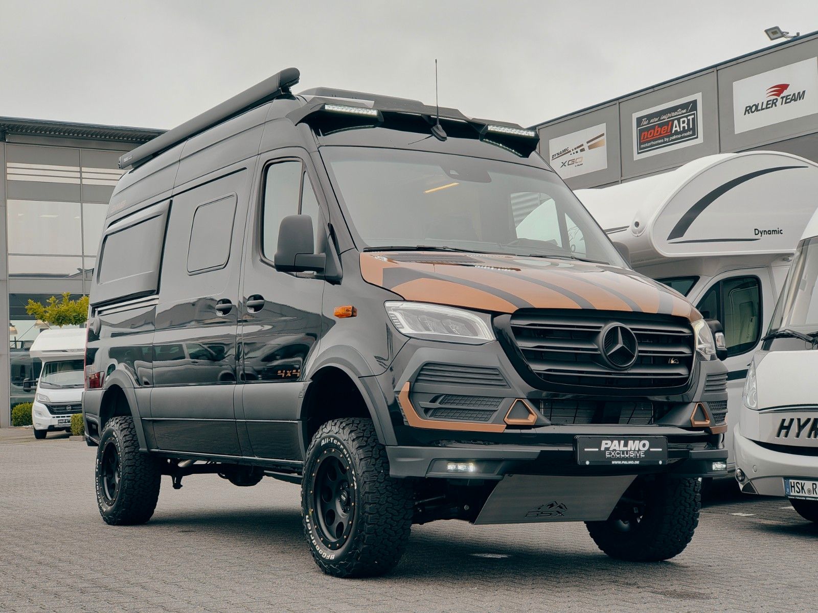 Fahrzeugabbildung HYMER / ERIBA / HYMERCAR GRAND CANYON S 4x4² RSX-8 LTD. - AUS ERSTBESITZ