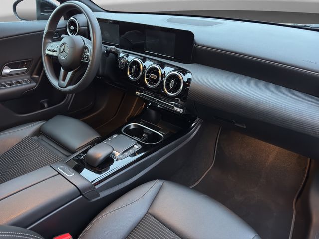 Fahrzeugabbildung Mercedes-Benz CLA 250 Shooting Brake e Navi+CarPlay+Spur+AHK