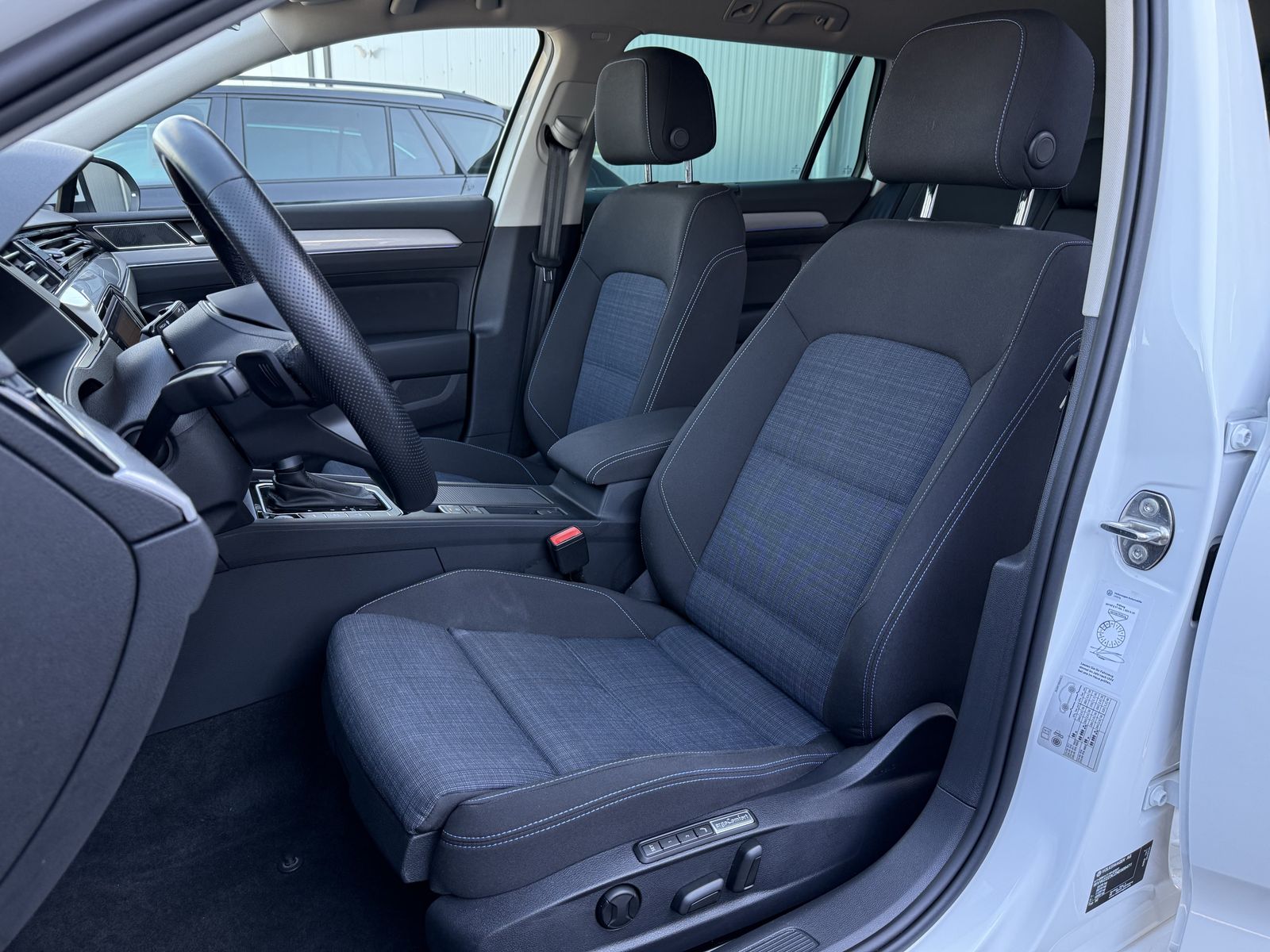 Fahrzeugabbildung Volkswagen Passat Variant GTE R-Line NAV+LED+360°+ACC+18ZO