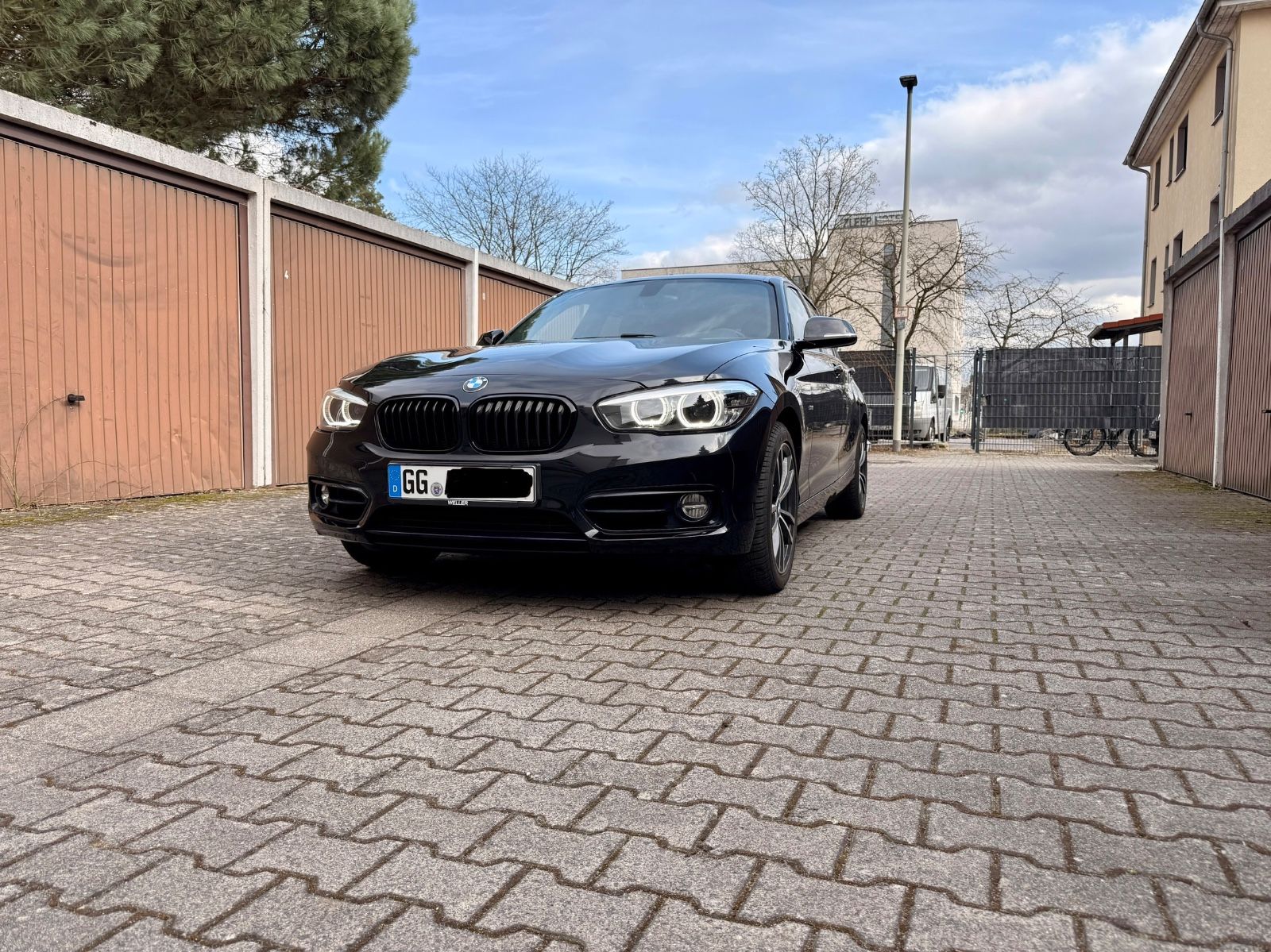 BMW 118d Sport Line / LED / Navi / SHZ / PDC / Tempo