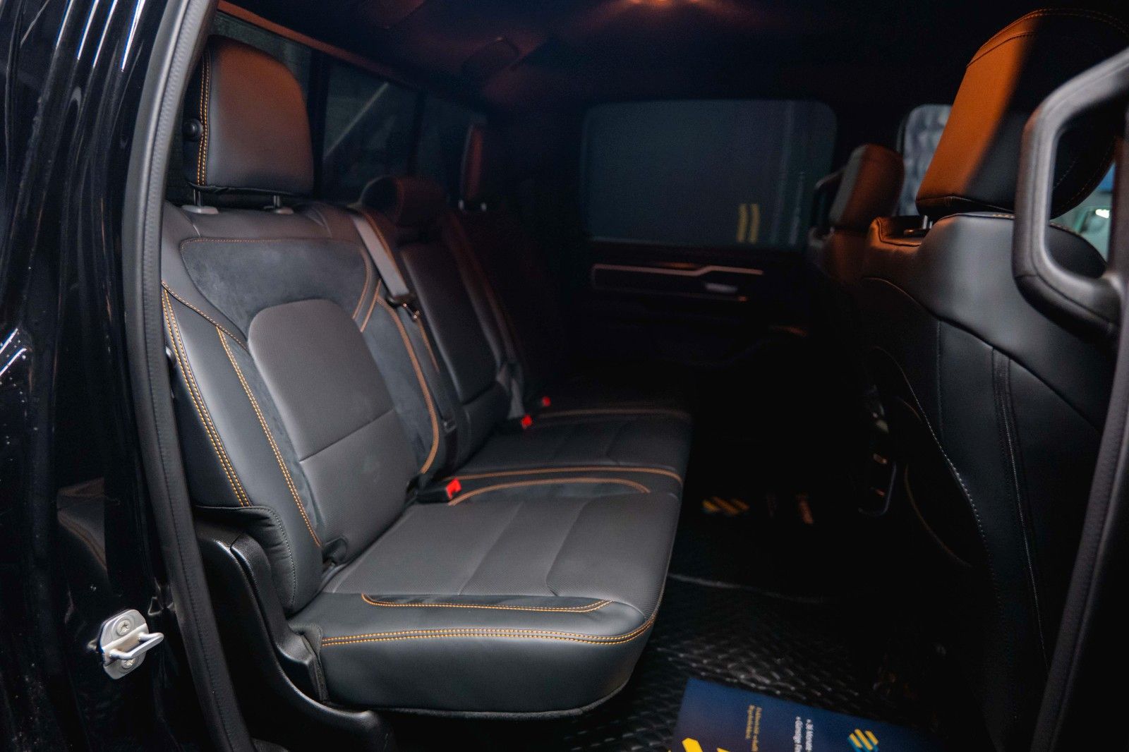 Fahrzeugabbildung Dodge RAM 5.7 V8 HEMI 4x4 OFFROAD Night Limited 19%