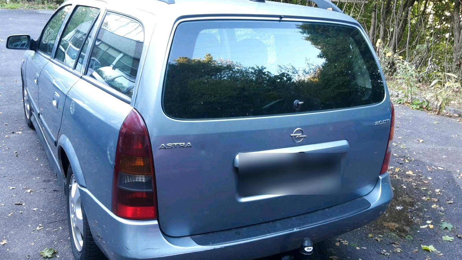 Opel Astra 2004 — interior