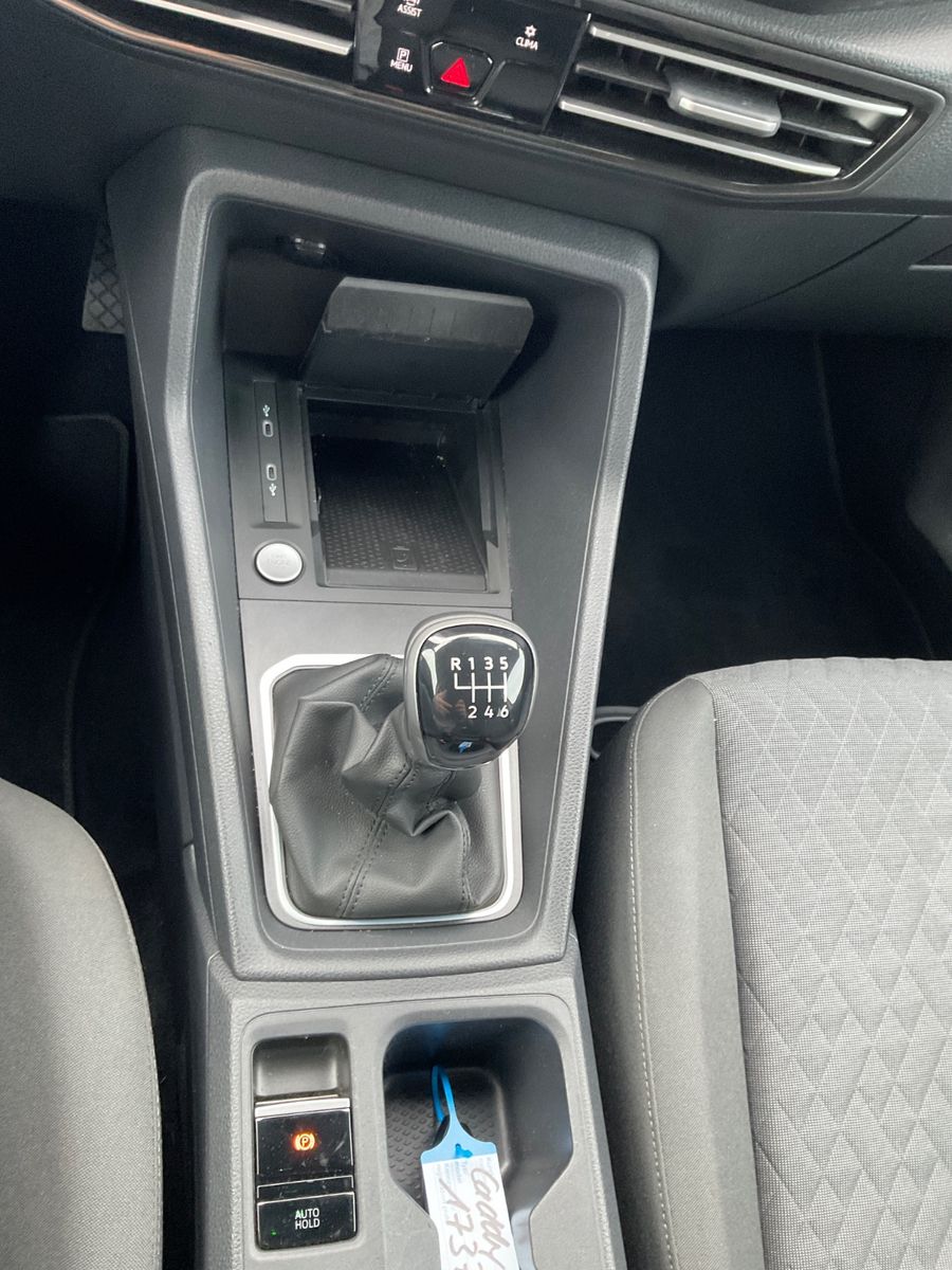 Fahrzeugabbildung Volkswagen Caddy 1.5 TSI Style,Kamera,Navi,AHK,CarPlay