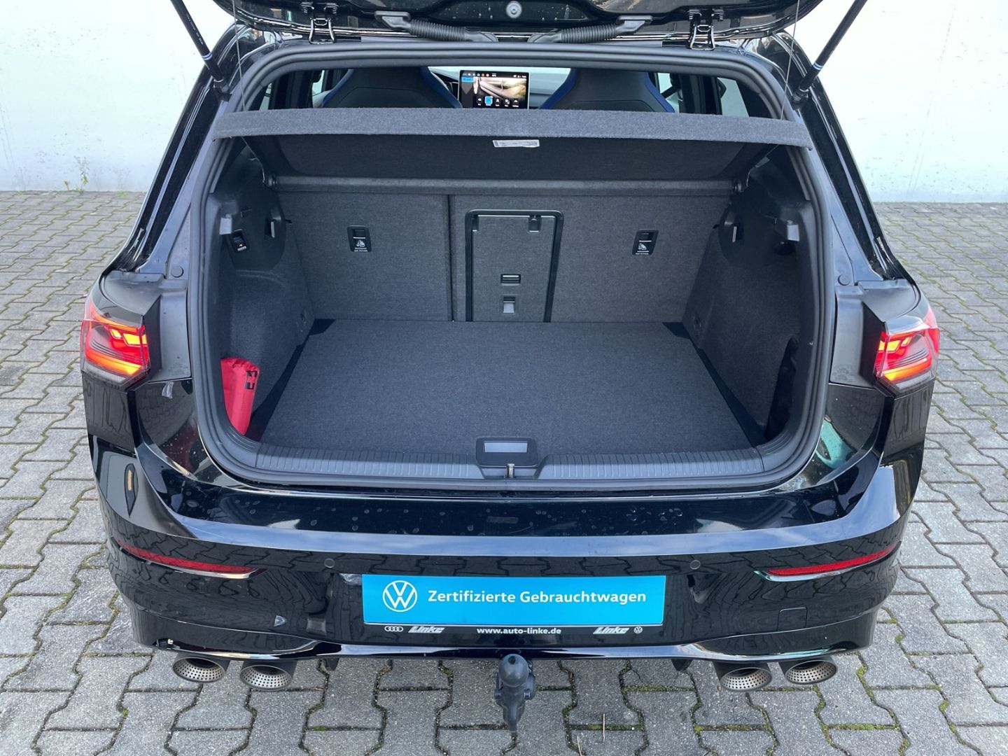 Golf R VIII 2.0 4Motion Black Edition Akrapovice