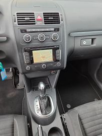 Volkswagen Touran - 12