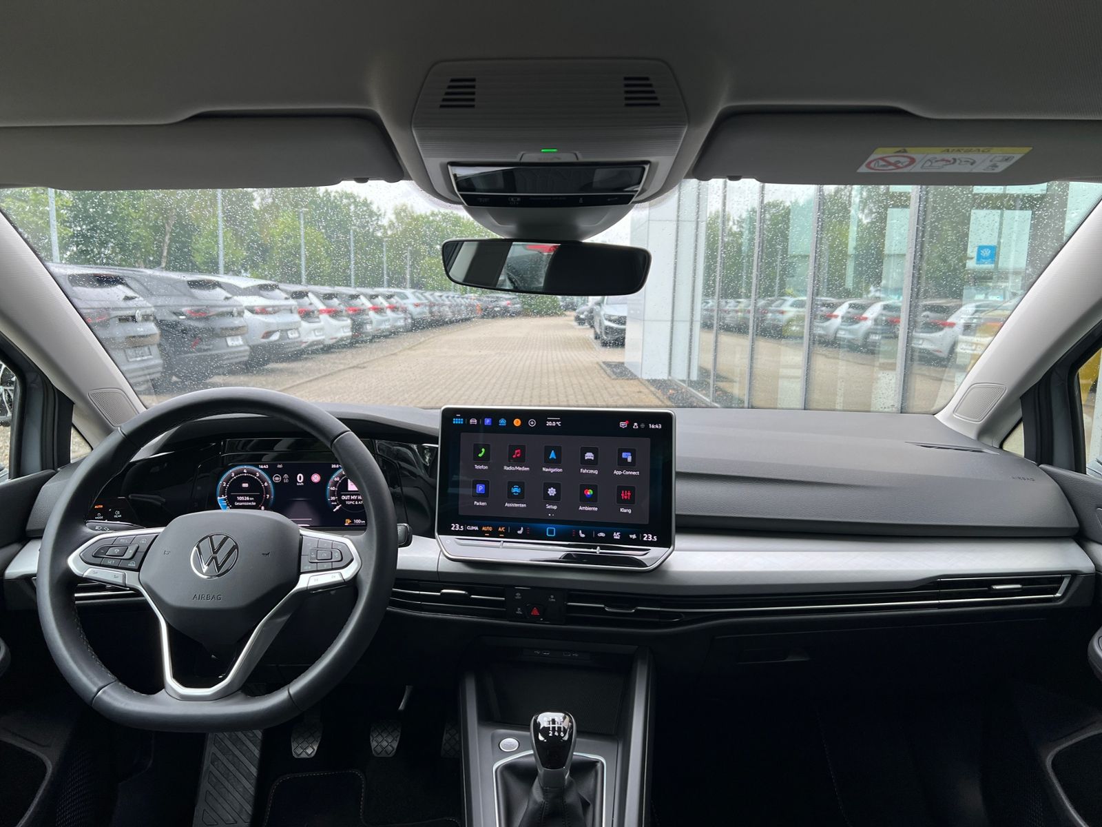 Fahrzeugabbildung Volkswagen Golf VIII Life 1.5 TSI *AHK, LED, ACC, Kamera, 1