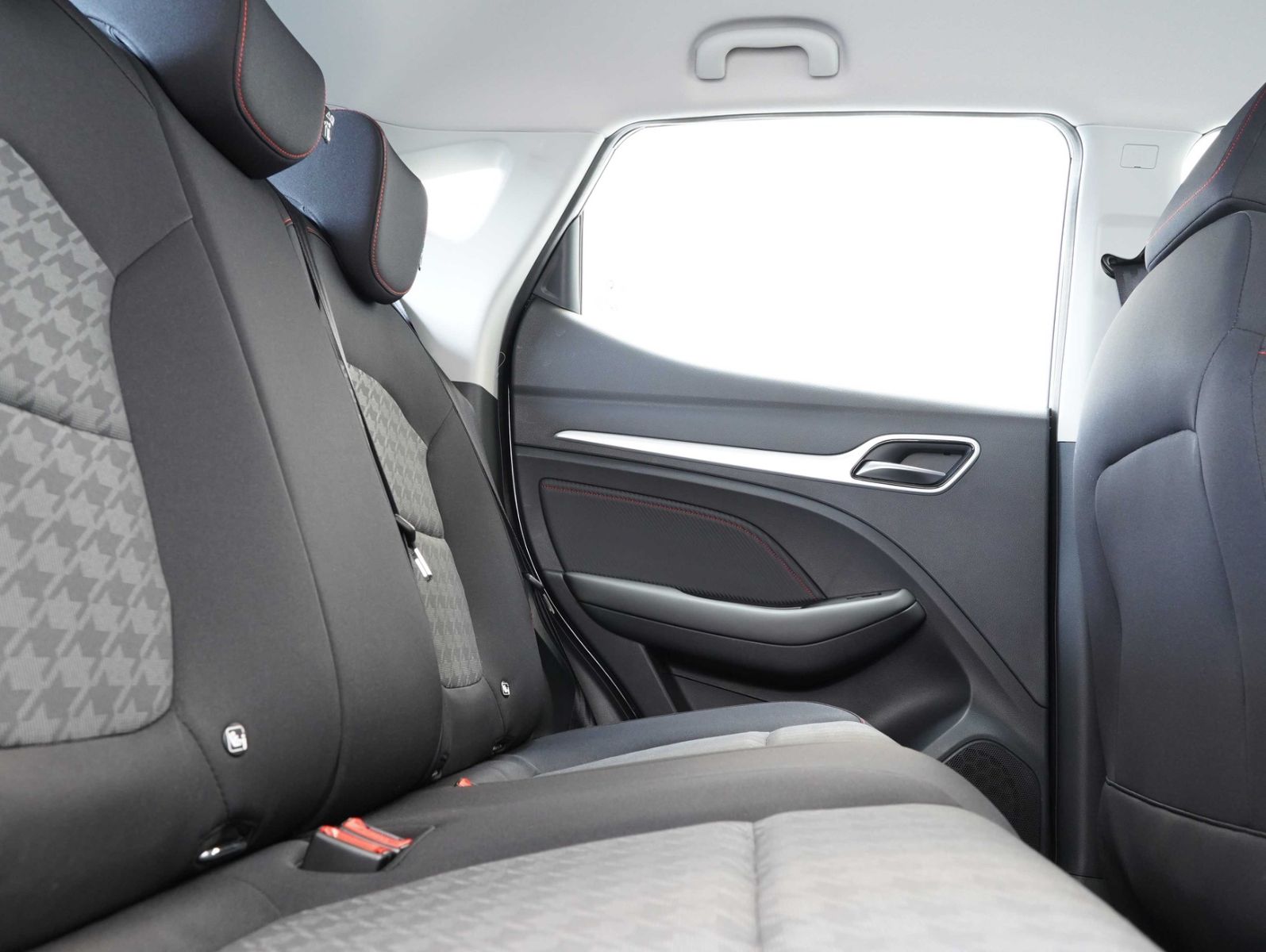 Fahrzeugabbildung MG ZS EV Standard Range Comfort MG-PILOT/LED/ACC