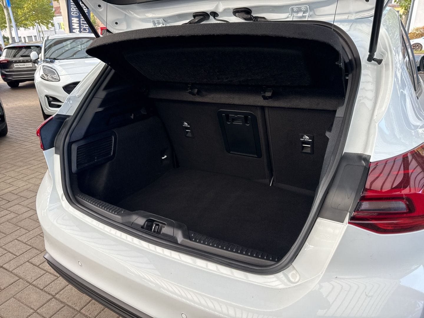 Fahrzeugabbildung Ford Focus ST-Line Kamera Navi DAB ACC TWA Induktion
