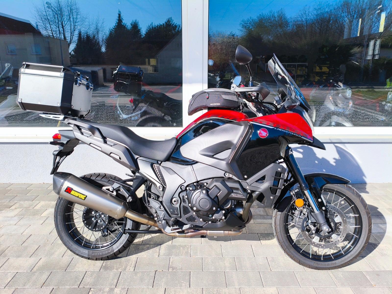 Honda VFR 1200 XD Crosstourer DCT Akrapovic Auspuff