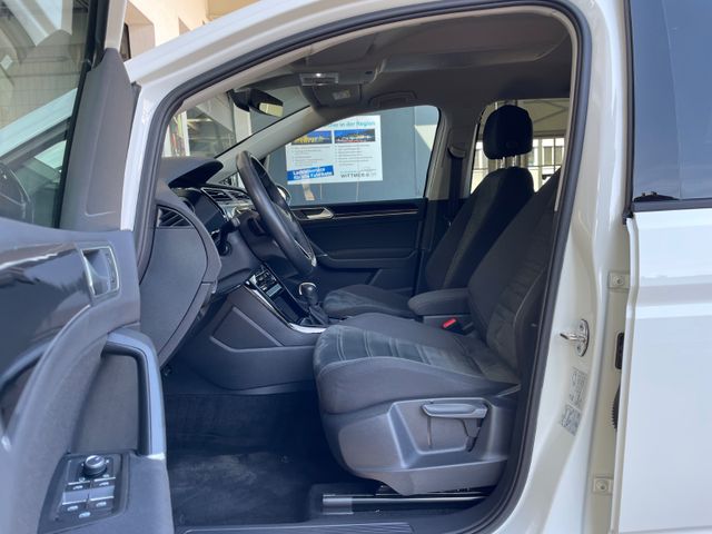 Touran Highline 1.5 TSI DSG ACC/AHK/LED/NAVI/RFK
