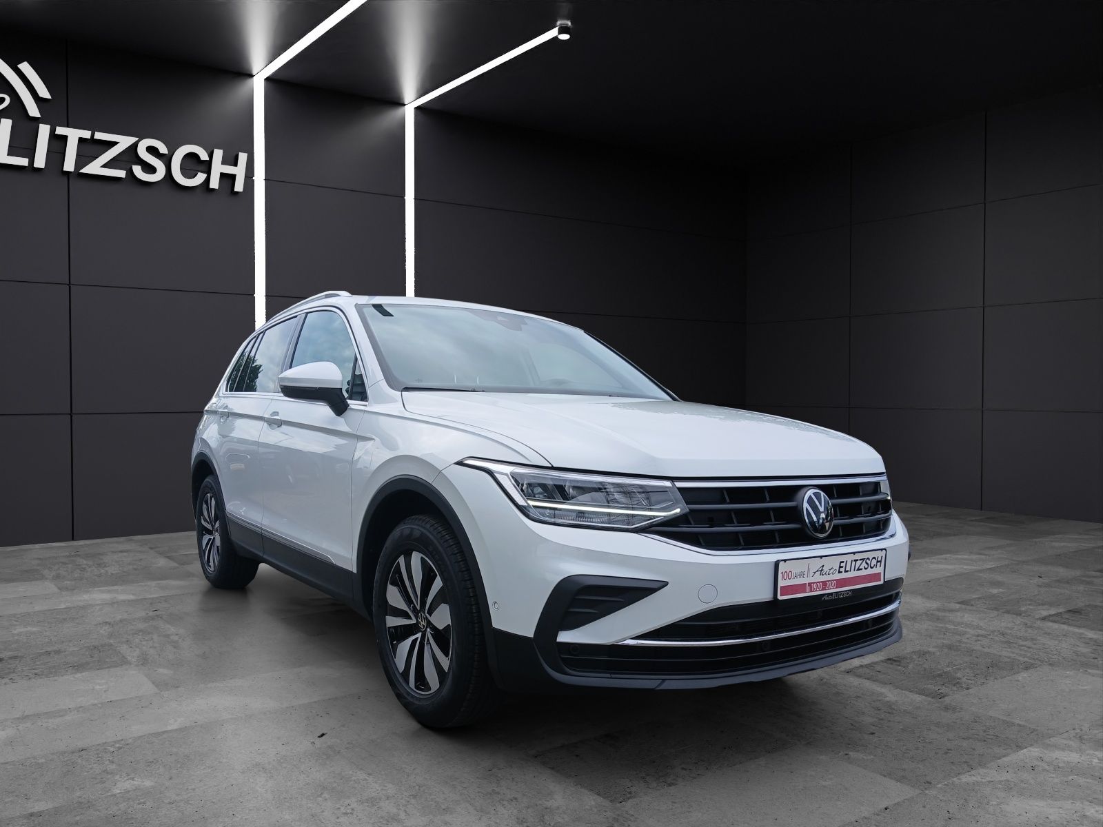 Fahrzeugabbildung Volkswagen Tiguan TSI Move DSG LED Navi ACC RFK SH LM