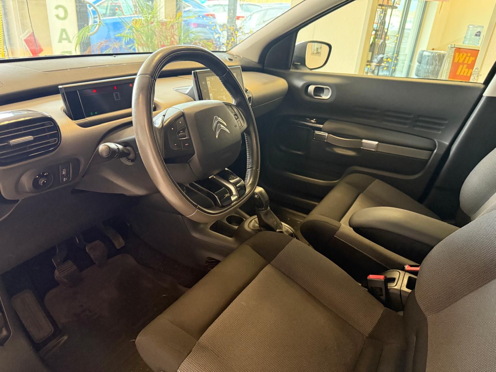 Fahrzeugabbildung Citroën C4 Cactus Shine/ KAMERA/NAVI/8.FACH BEREIFT