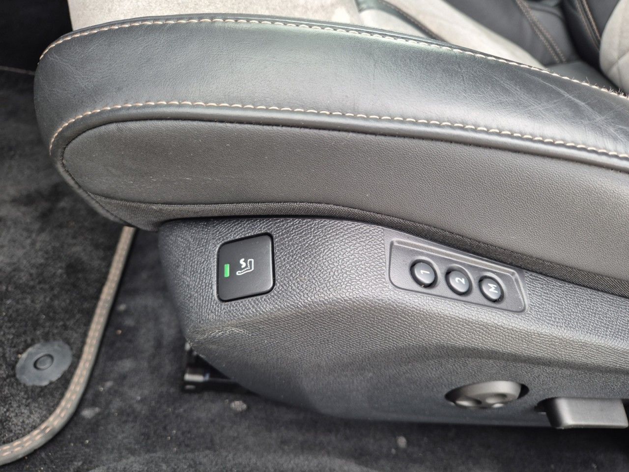 Fahrzeugabbildung Peugeot 508 SW Hybrid 225 GT ACC Totwinkelassistent Navi