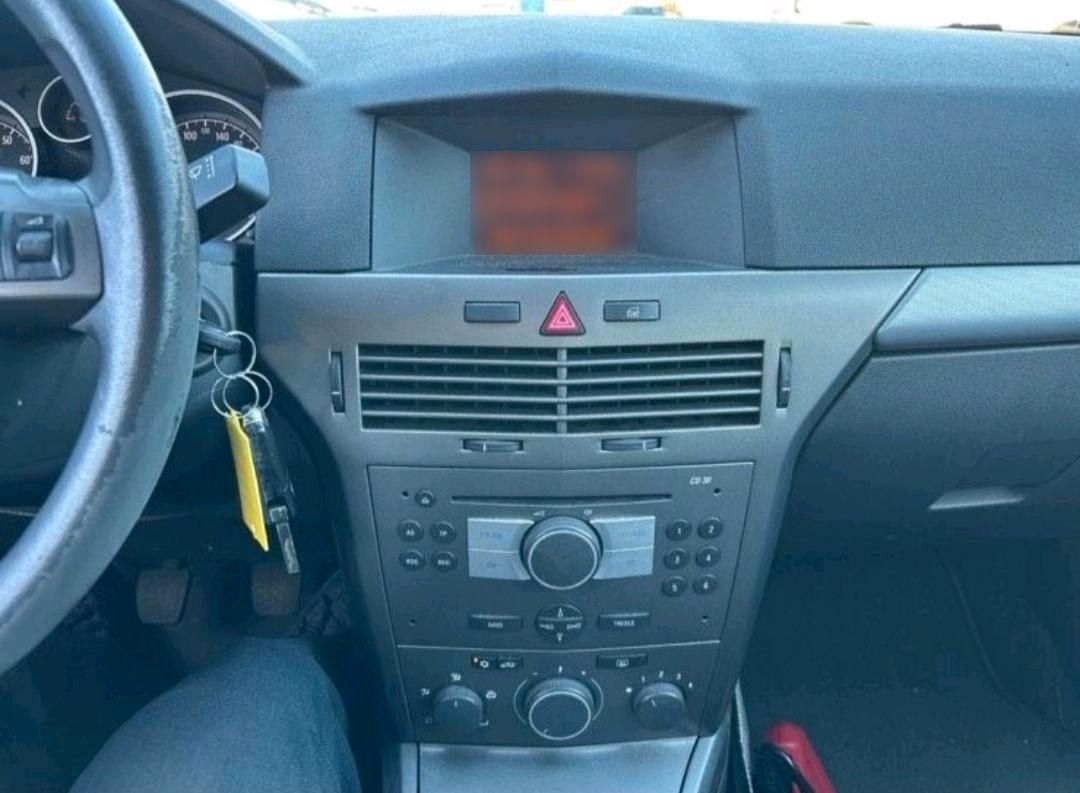 Opel Astra 2006 — photo 7