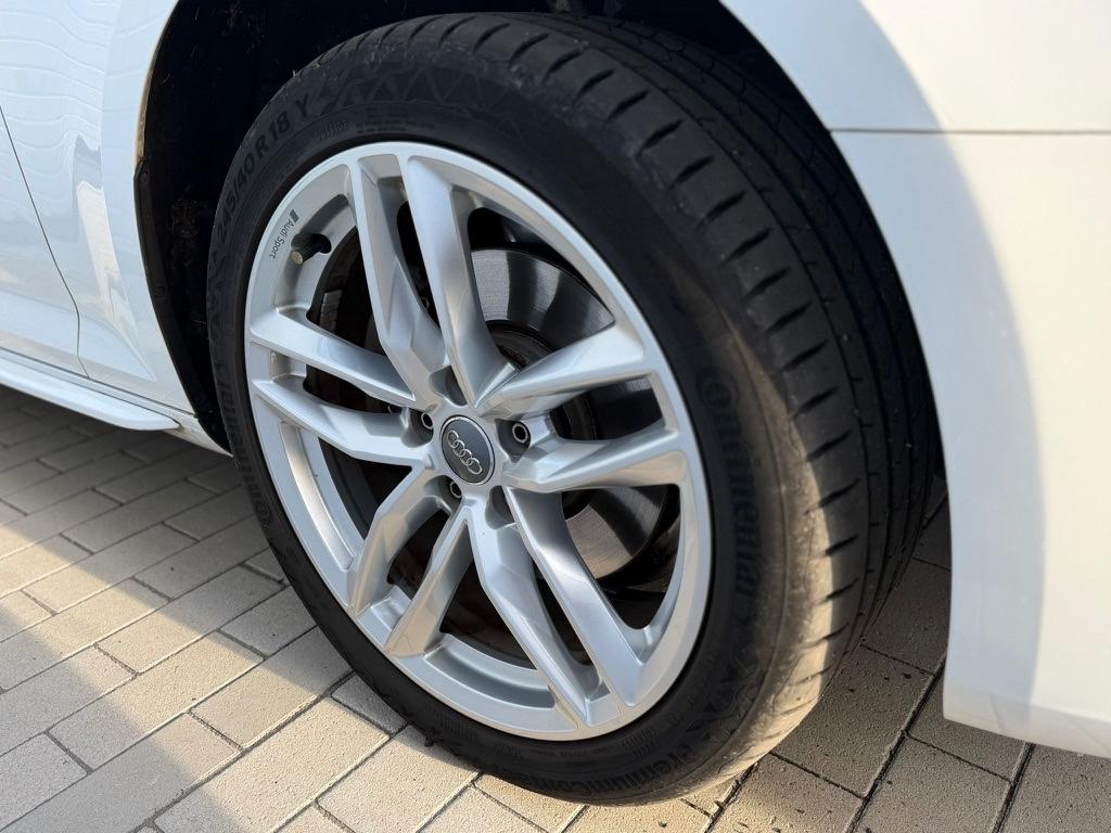 Audi A4 2.0 TDI S tronic Avant S-Line - TOP gepflegt