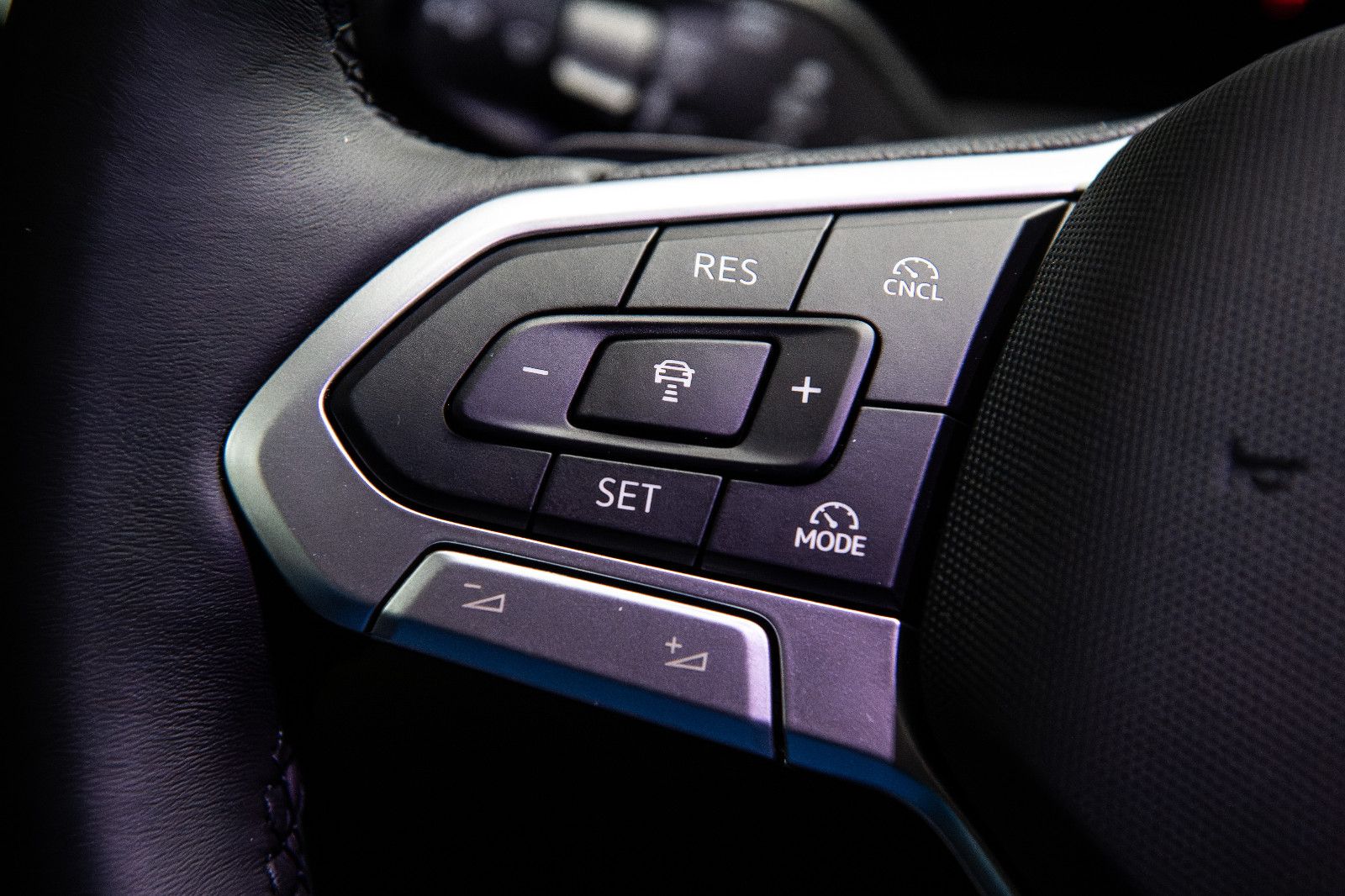 Fahrzeugabbildung Volkswagen T-Roc New Model Life 1.5l TSI DSG ACC APP Kamera