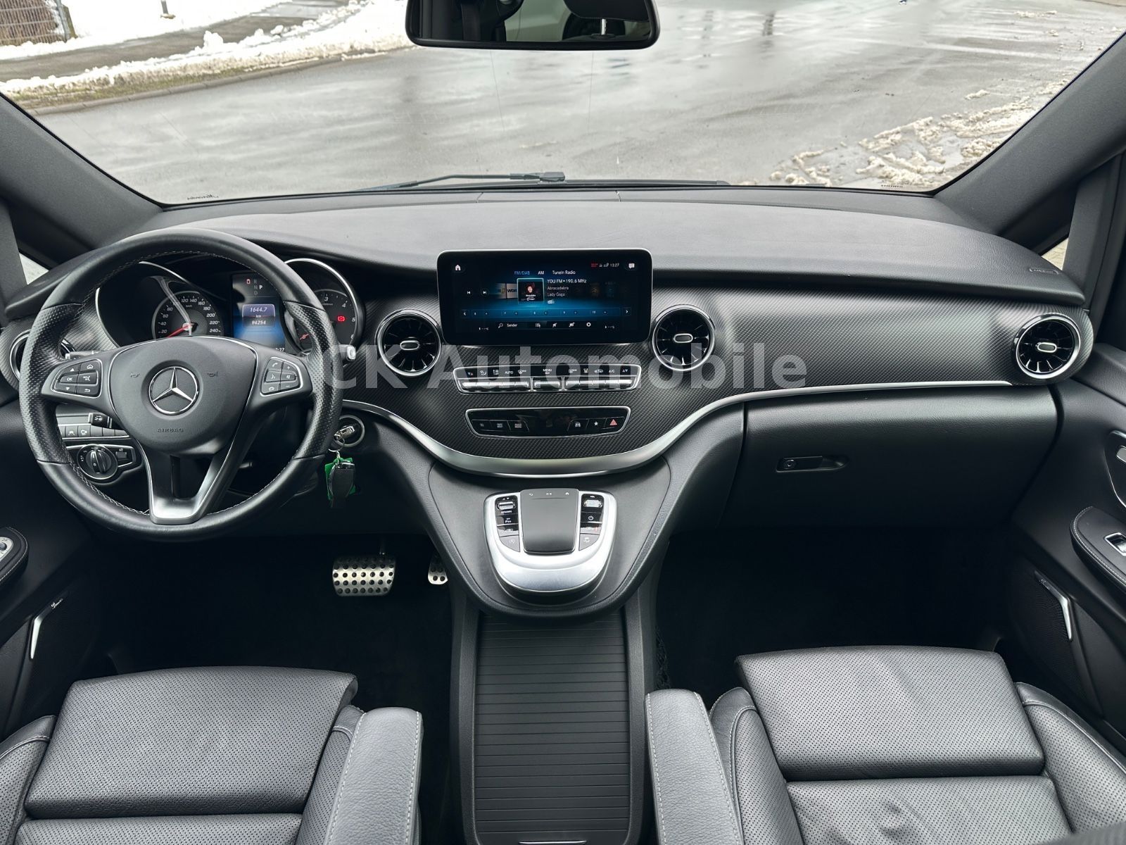 Fahrzeugabbildung Mercedes-Benz V 300 Avantgarde Edition AMG-LIne 4Matic Lang