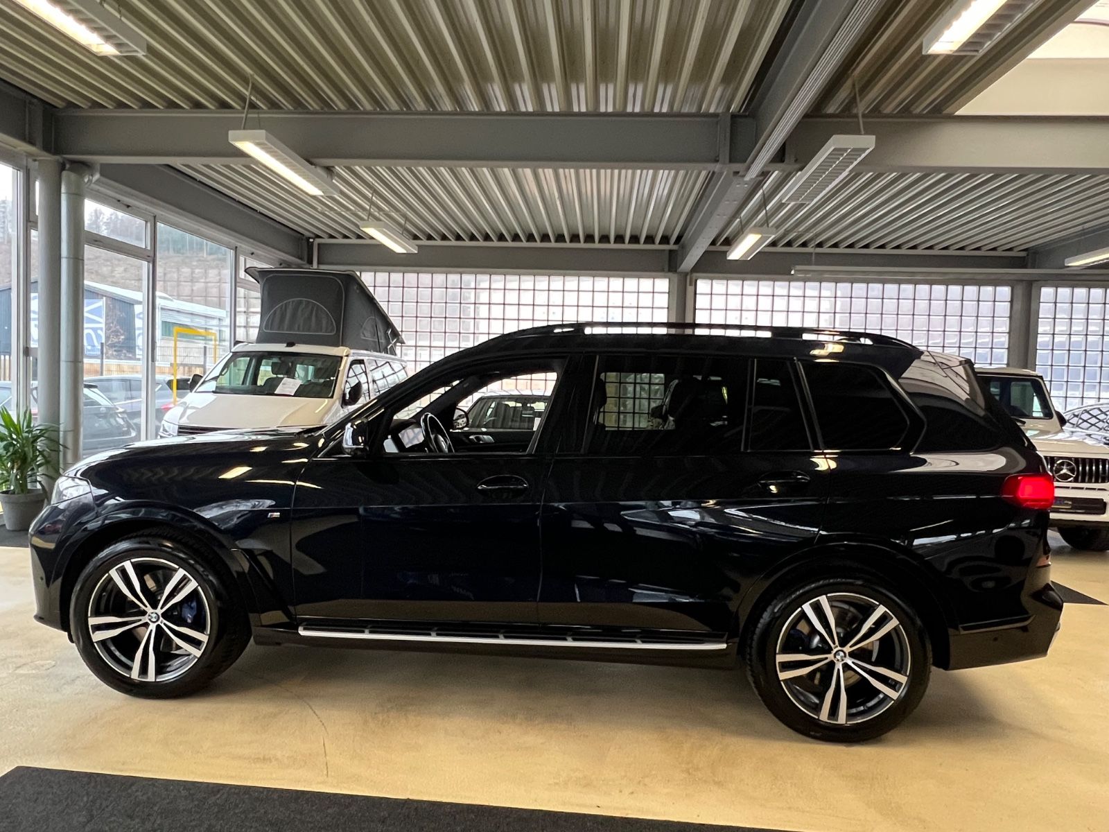 Fahrzeugabbildung BMW X7 xDrive 40 d M Sport *SKY LOUNGE*LASER*