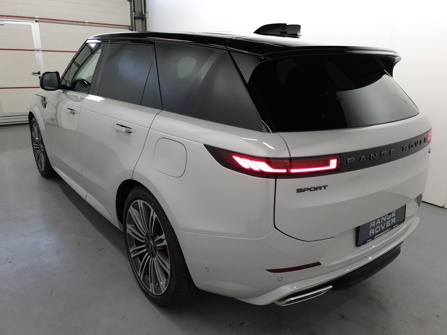 LAND ROVER Range Rover Sport D300 Dynamic SE AHK Pano – Bild 2