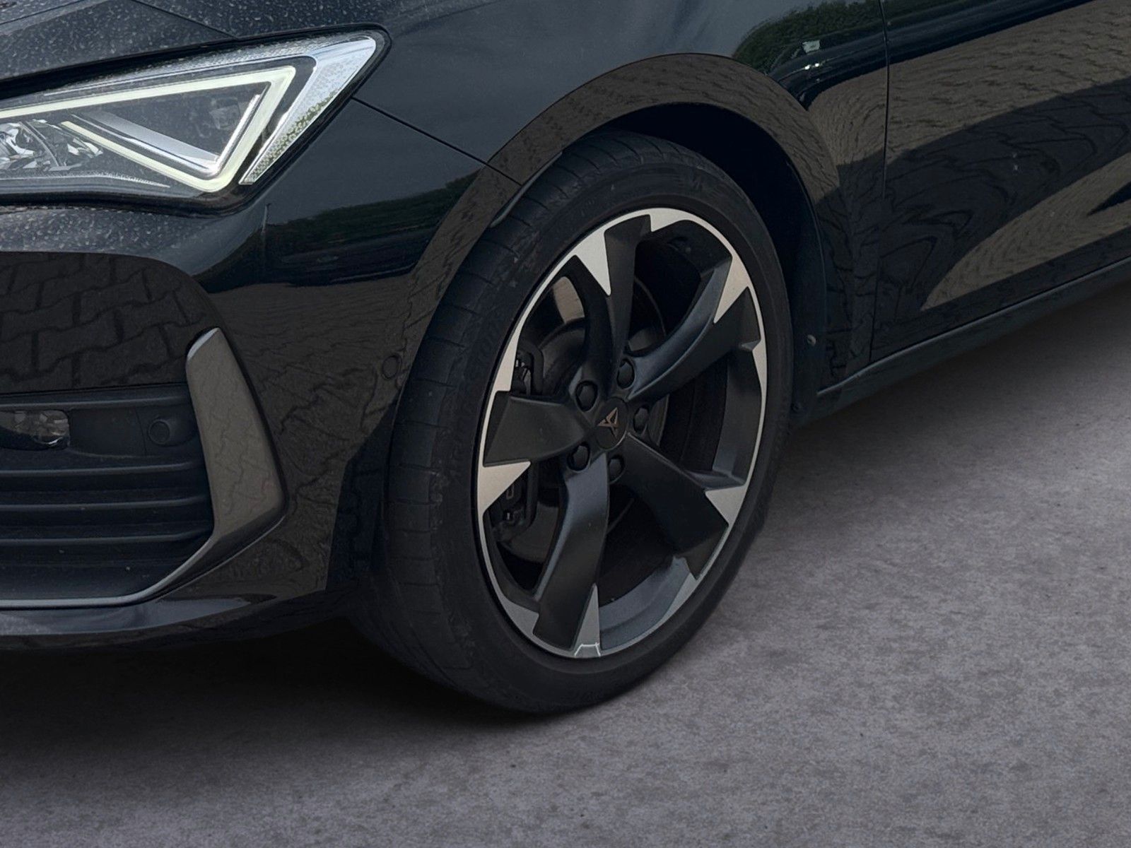 Fahrzeugabbildung CUPRA Leon 2.0 TSI
