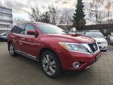 Nissan Pathfinder 3.5 AWD Platinum *7 Sitzer* - Nissan Pathfinder: Geländewagen
