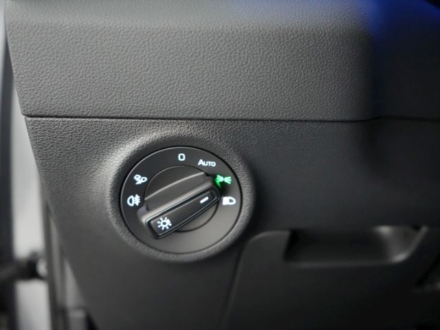 Karoq SPORTLINE TDI DSG 4x4+AHK+NAVI+SITZ-/LENKR