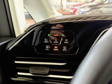 Volkswagen Caddy Maxi eHYBRID DSG STYLE ACC KAM 7SITZ AHK