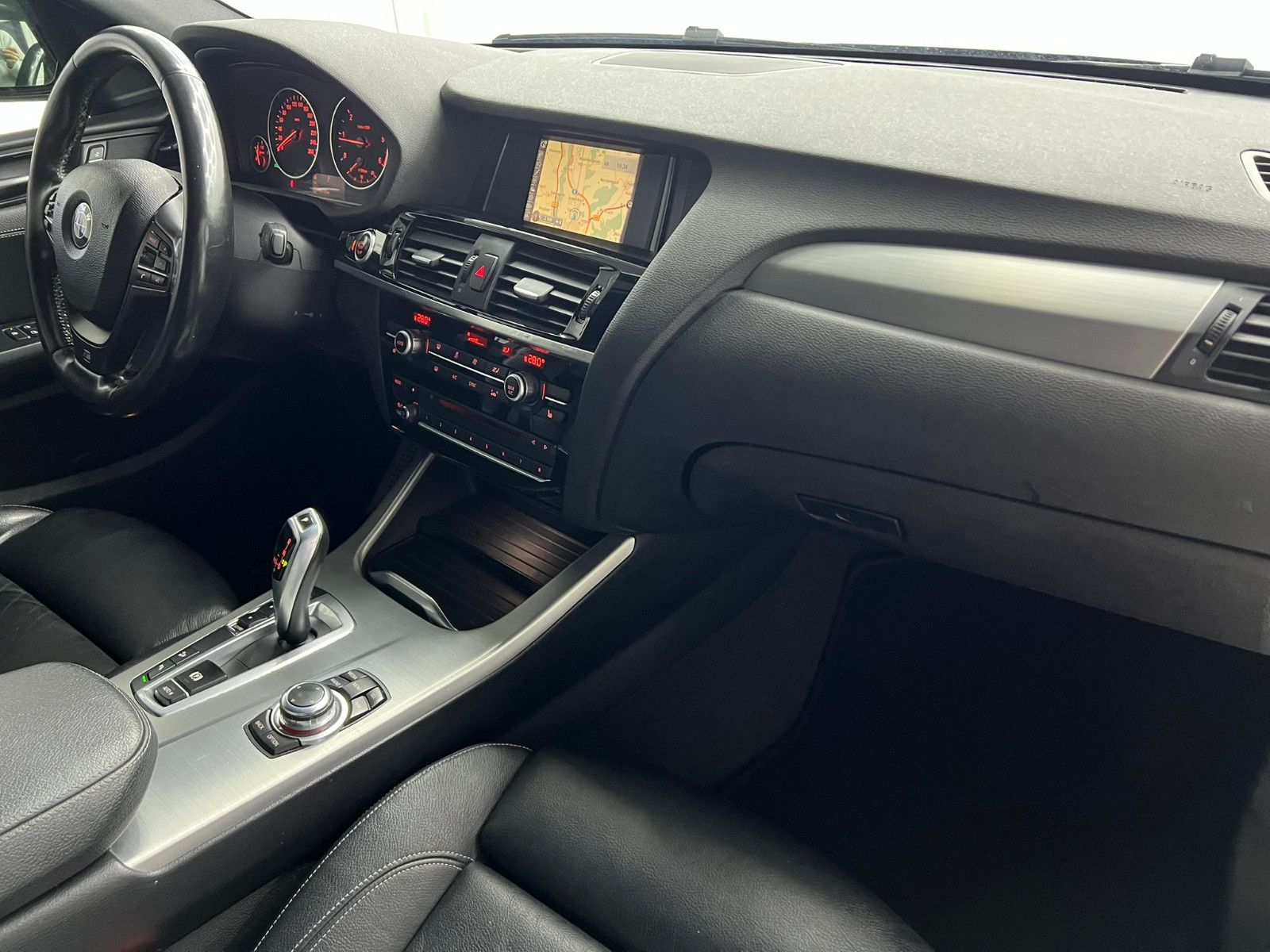 Fahrzeugabbildung BMW X4 xDrive 20 d M SPORT PAKET/LEDER/NAVI/KAMERA