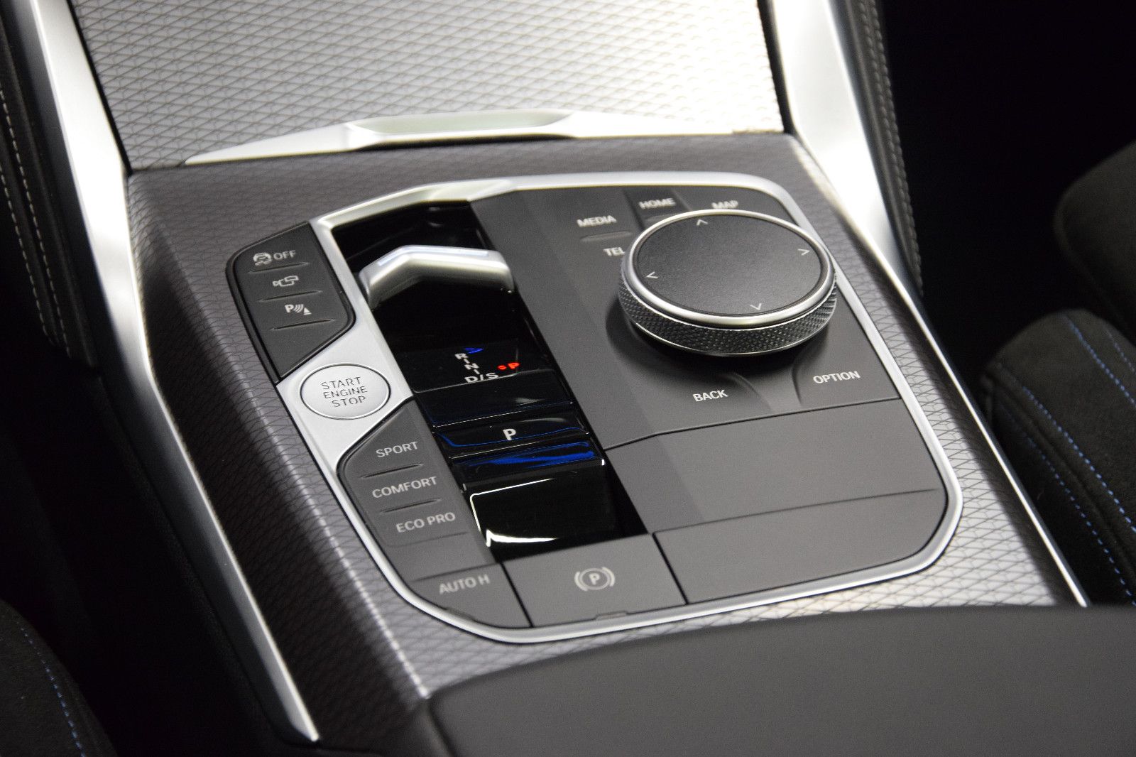 Fahrzeugabbildung BMW 420d xDrive MSport Pano HuD ACC Keyless 360° Amb