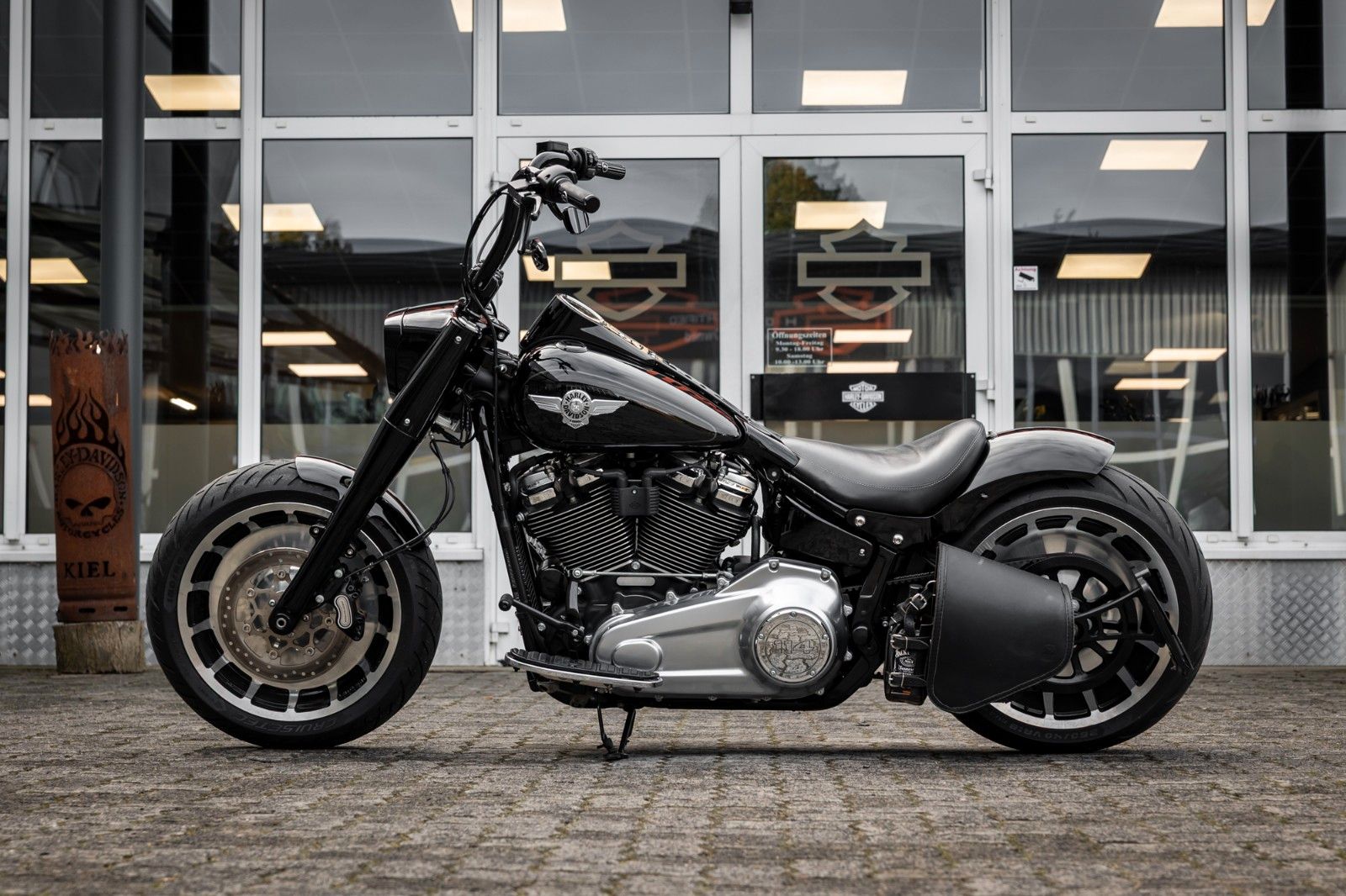Fahrzeugabbildung Harley-Davidson FLFBS FAT BOY SOFTAIL 114 -JEKILL&HYDE-