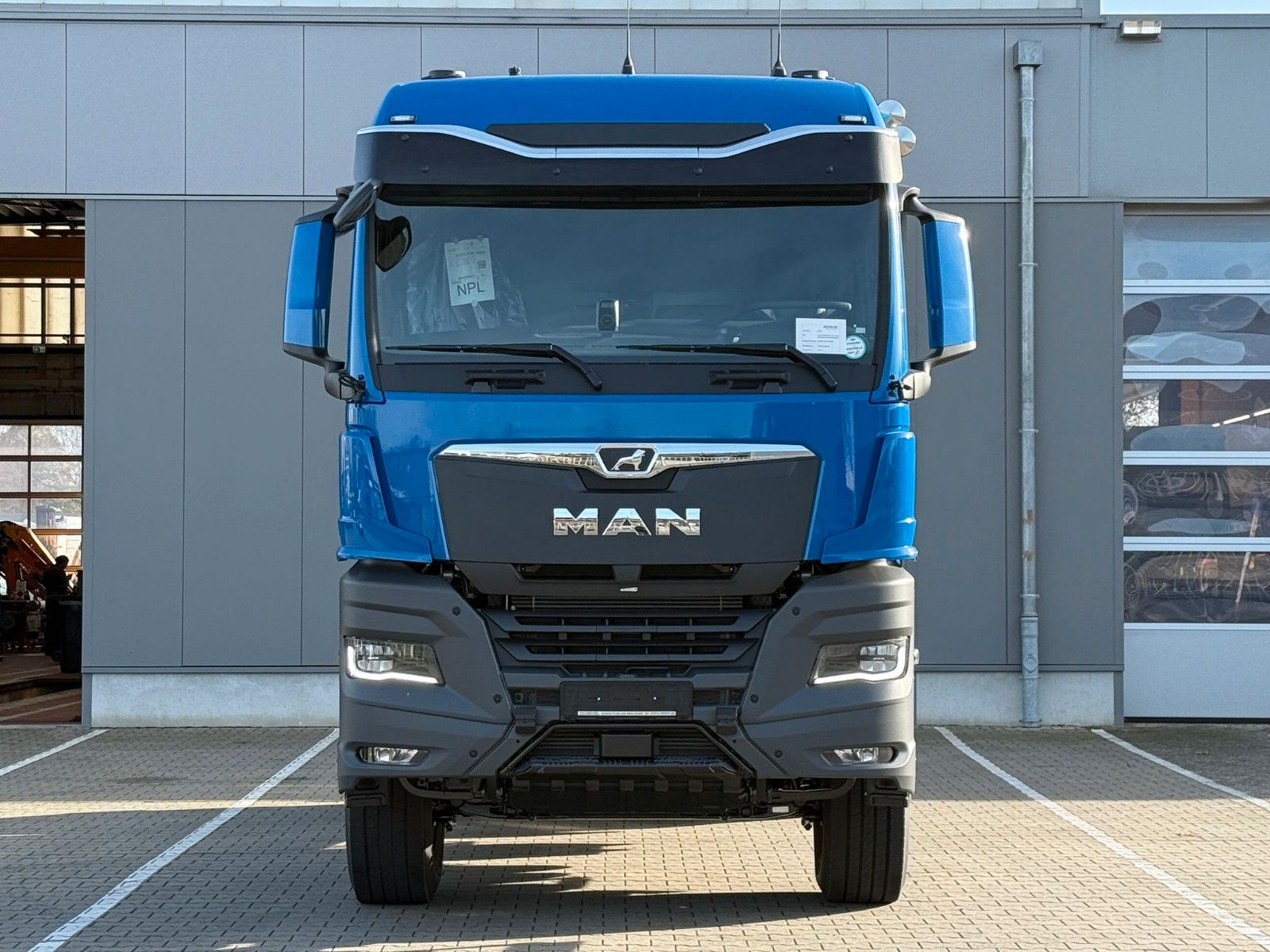 Fahrzeugabbildung MAN TGX 18.520 BL 4x2H Kommunal Hydr. Winterdienst