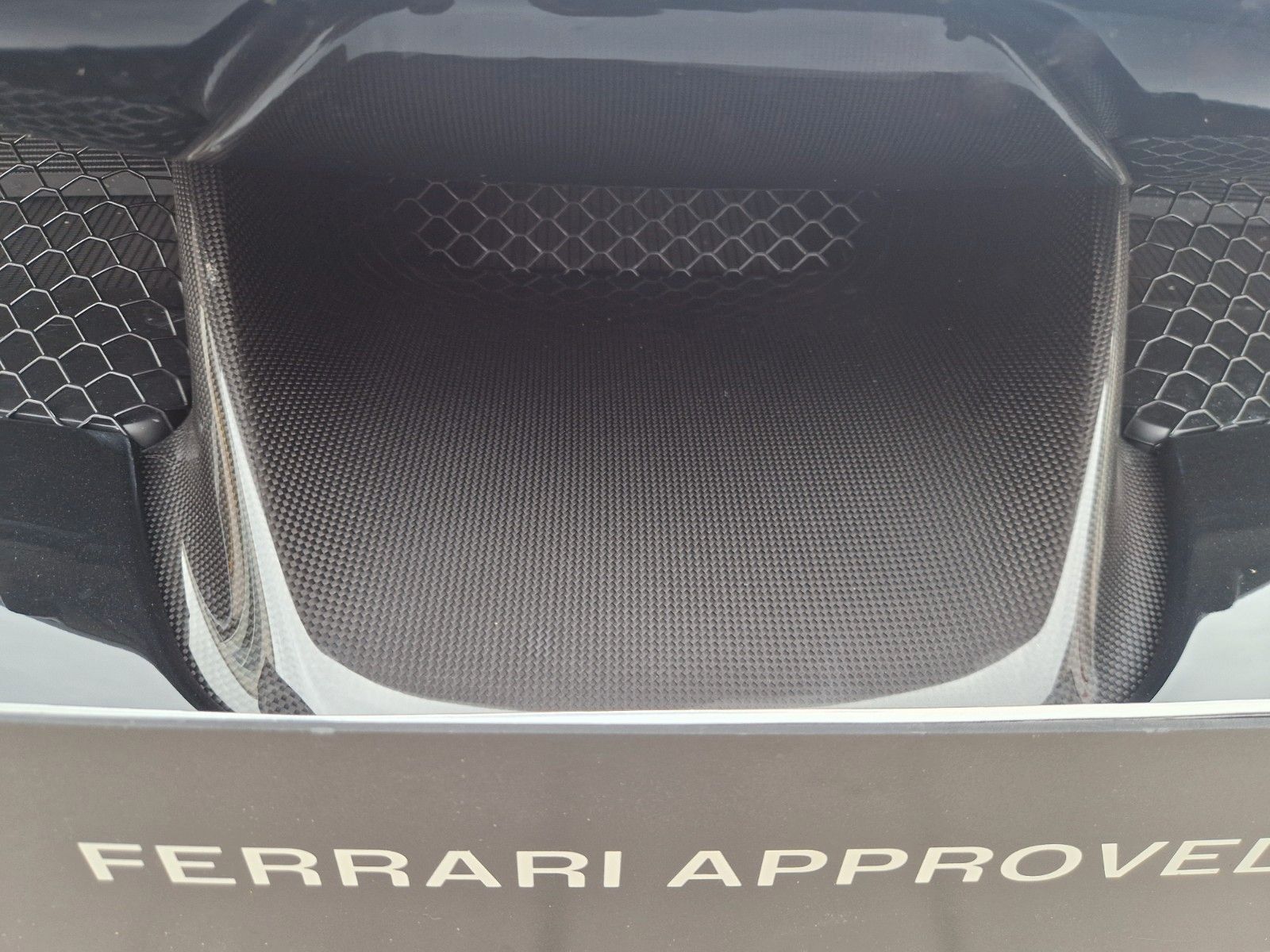 Fahrzeugabbildung Ferrari SF90 Stradale*Voll Carbon*Lift*Racingsitz*JBL*