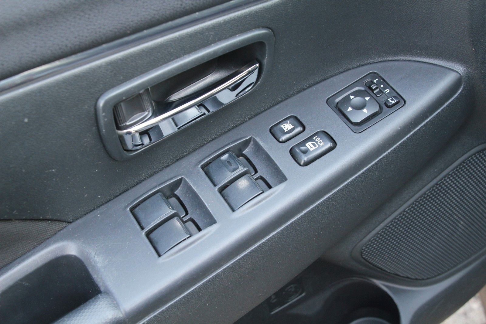 Fahrzeugabbildung Mitsubishi ASX SUV-Star 2WD