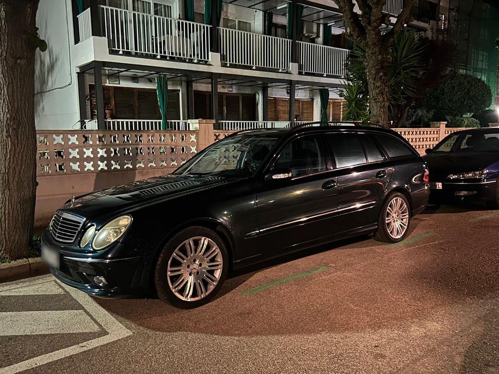 Mercedes-Benz E350 2005 — rear view