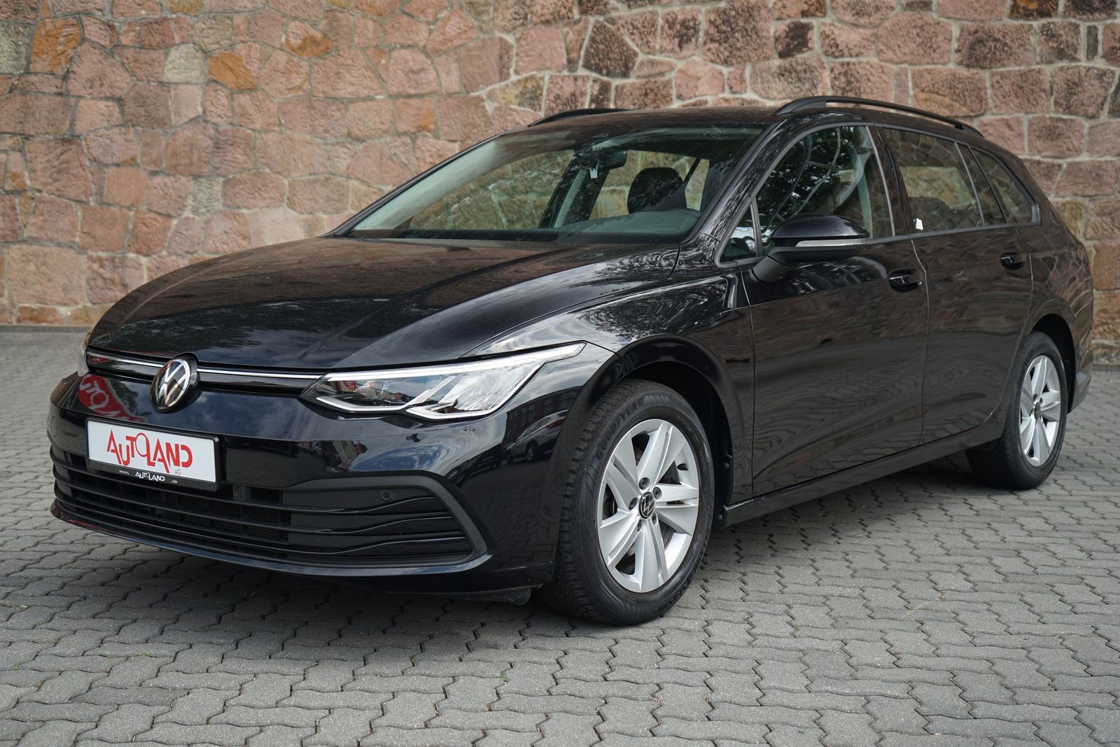 Volkswagen Golf VIII 1.5 eTSI DSG Life LED Navi ACC AHK PDC imagem 2