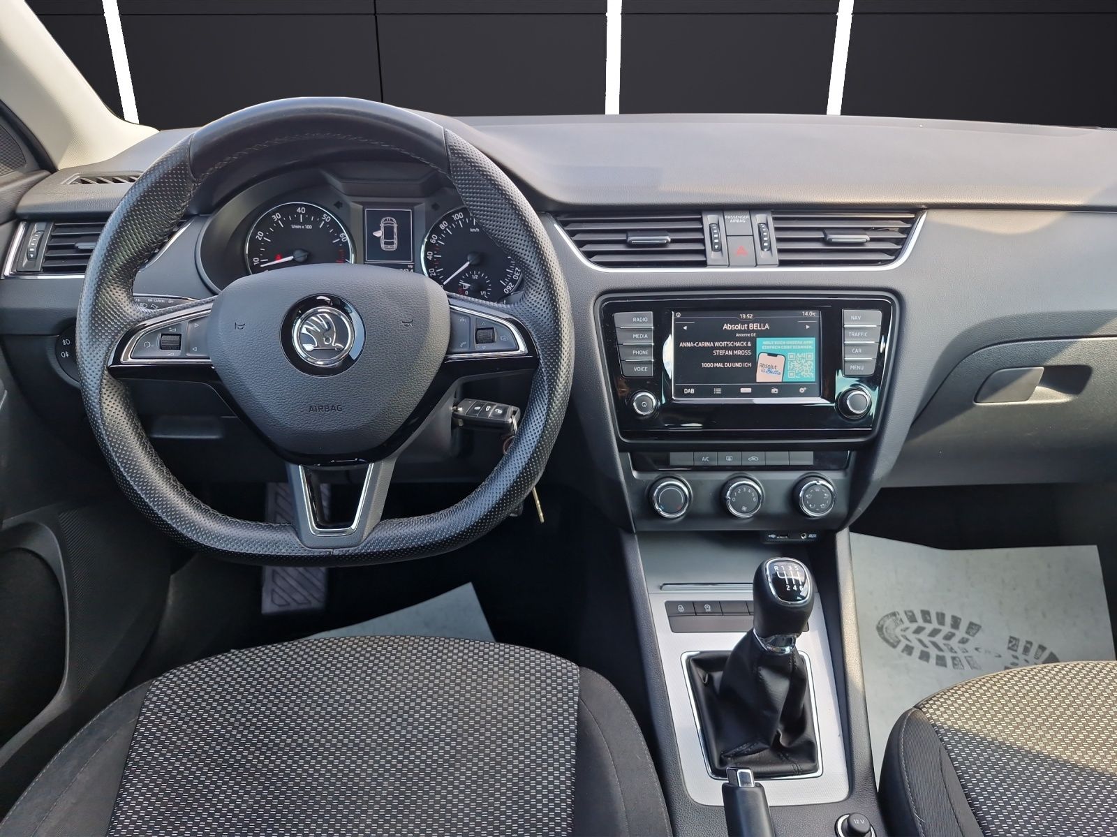 Fahrzeugabbildung SKODA Octavia Combi TSI Ambition Navi Klima GRA PDC