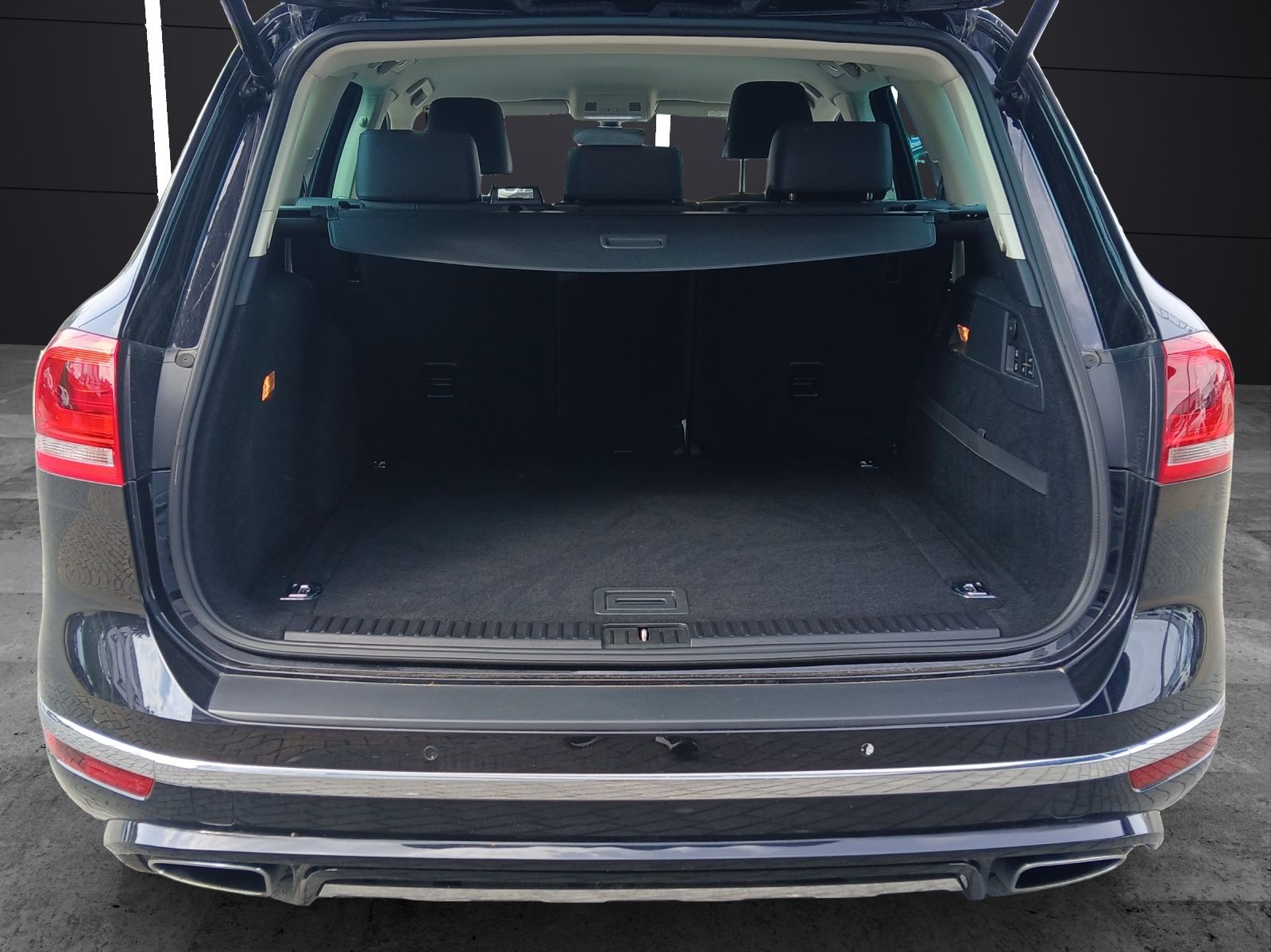 Fahrzeugabbildung Volkswagen Touareg TDI R-Line Terrain Tech 4M Xenon Navi AH