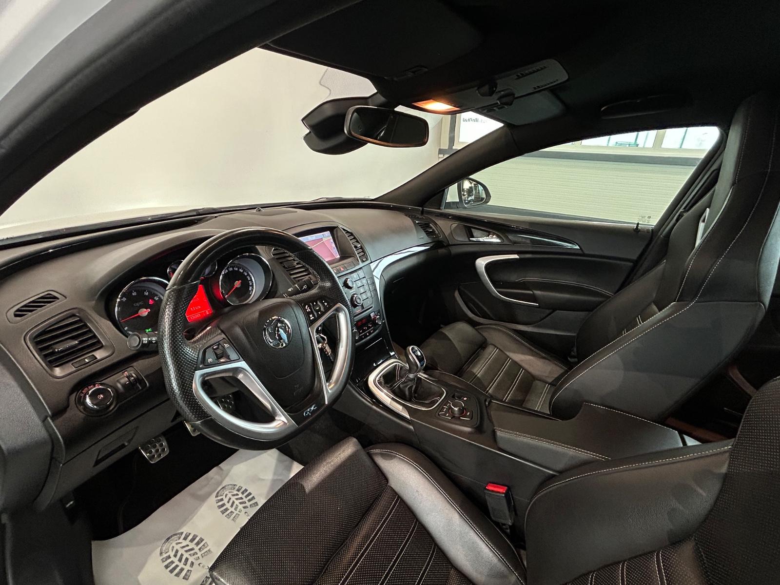 Opel Insignia OPC 2.8 V6 Turbo 325 ch BVM 4x4 / Cuir / Suspension adaptative / Sièges électriques chauffants / Xénon