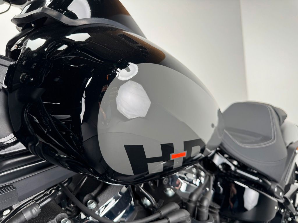 Fahrzeugabbildung Harley-Davidson SOFTAIL FAT BOB 114CI *NEUWERTIG *WENIG KM