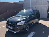 Dacia Dokker TCe 115 Stepway Celebration Stepway C... - schwarze Dacia Dokker