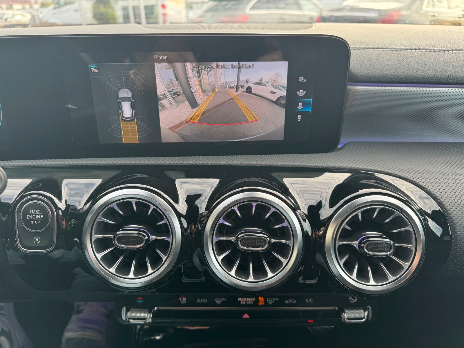 Fahrzeugabbildung Mercedes-Benz CLA 200d SB Edition+AMG+AHK+MultiBeam+Ambiente