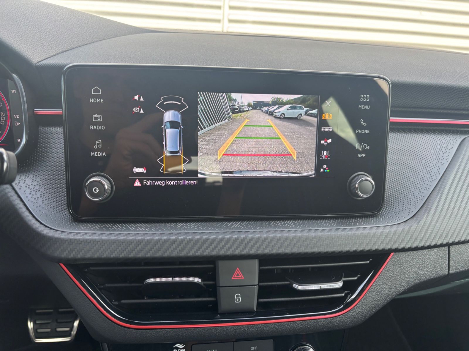 Fahrzeugabbildung SKODA Kamiq 1.5 TSI Monte Carlo Kamera Shz