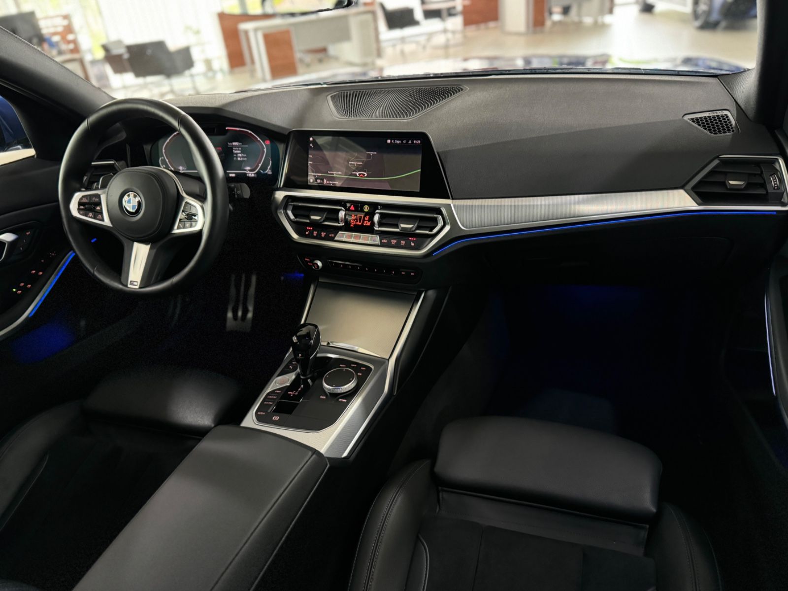 Fahrzeugabbildung BMW 320d xD M Sport ACC Laser HUD Kamera DAB Panoram