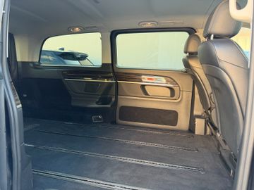 Mercedes V 250 - 12