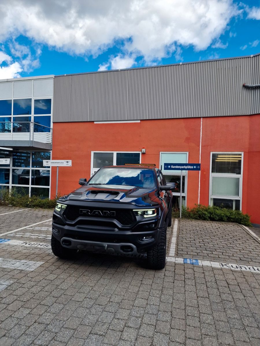 Fahrzeugabbildung Dodge RAM 1500 TRX 6.2 V8 *KOMPR."V-Max"24 Zoll*Bügel