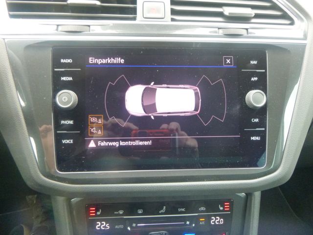 Fahrzeugabbildung Volkswagen Tiguan 2,0 TDI Life >AUT/AHK/NAV/LED/SHZ<