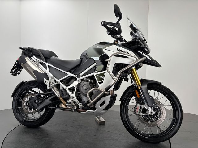 Triumph TIGER 1200 RALLY EXPLORER *1.Hand-Scheckheft*
