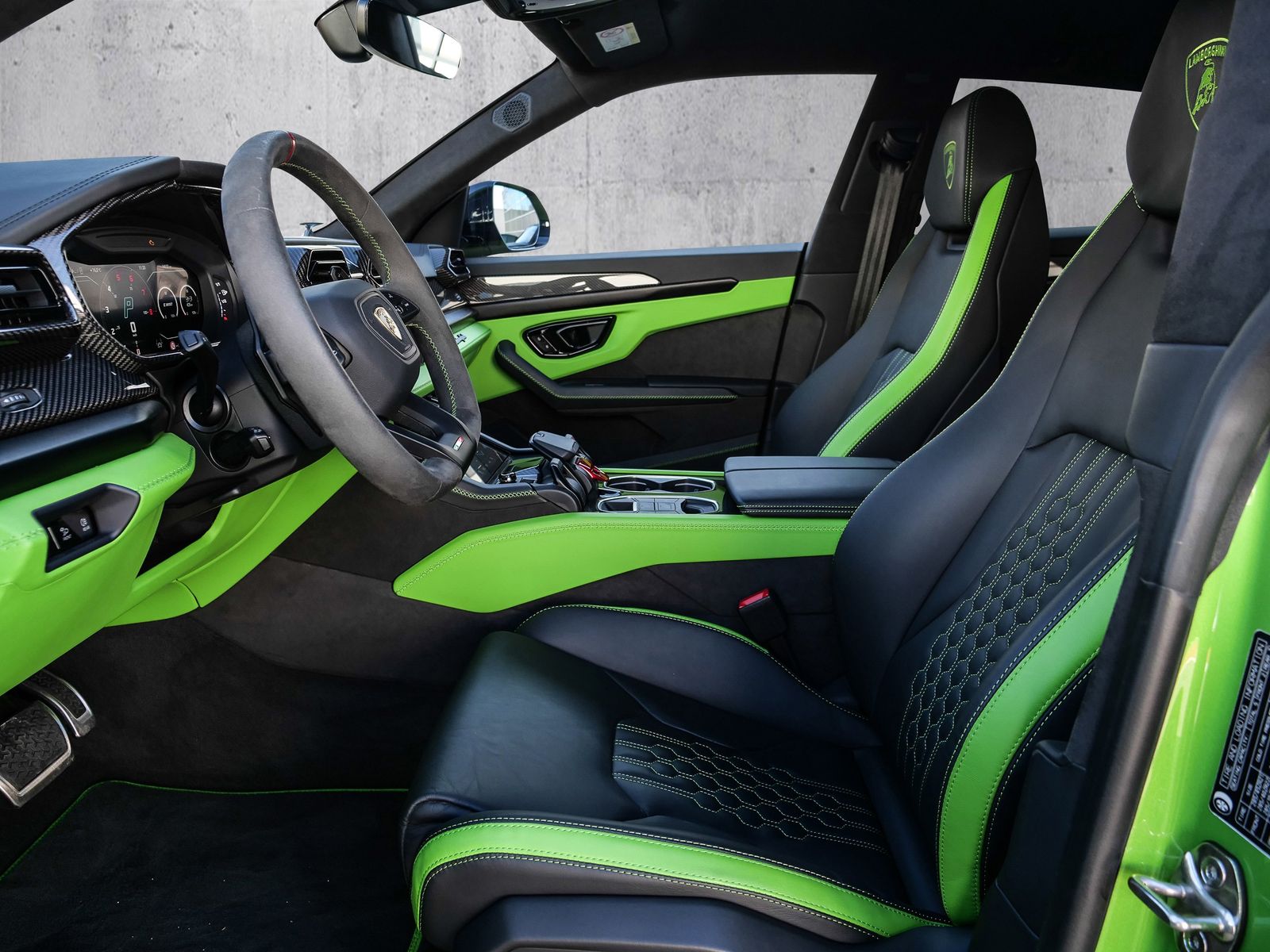 Lamborghini Urus SE Verde Selvans, Big Interior Carbon Pack foto 8