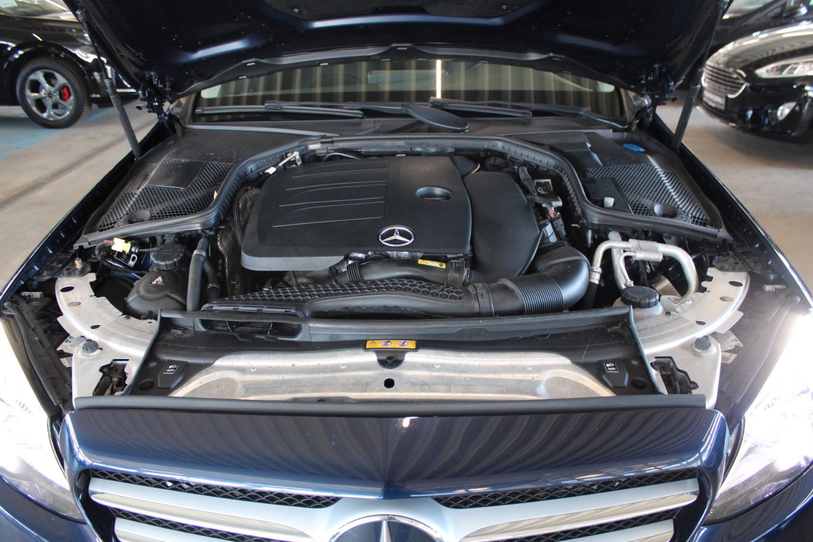 Fahrzeugabbildung Mercedes-Benz C 200 T 9-G Tronic Avantgarde MHEV LED AHK CAM